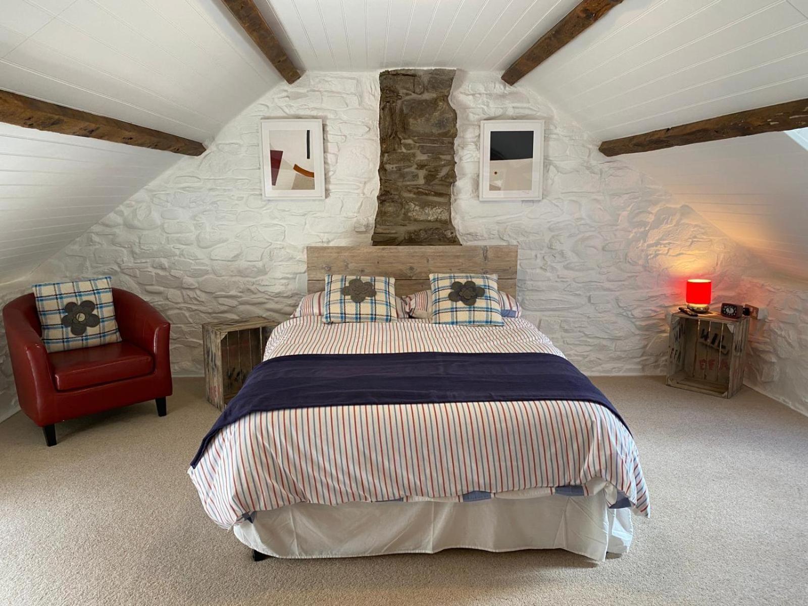 No 2 Dolheulog Holiday home